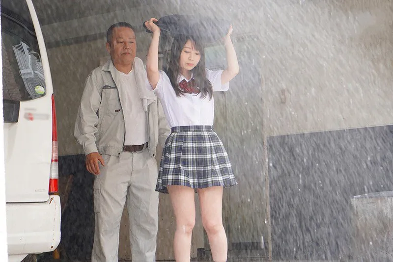 Theo dõi ép quan hệ em học sinh trú mưa~ aika yumeno